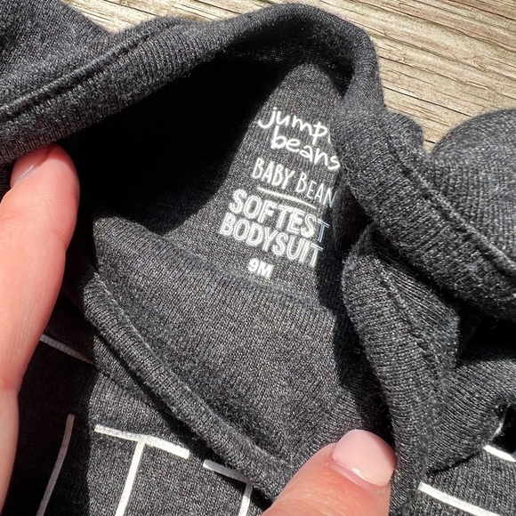 Infant baby 9M Jumping Beans Black Bodysuit Snap Closure - Picture 2 of 4